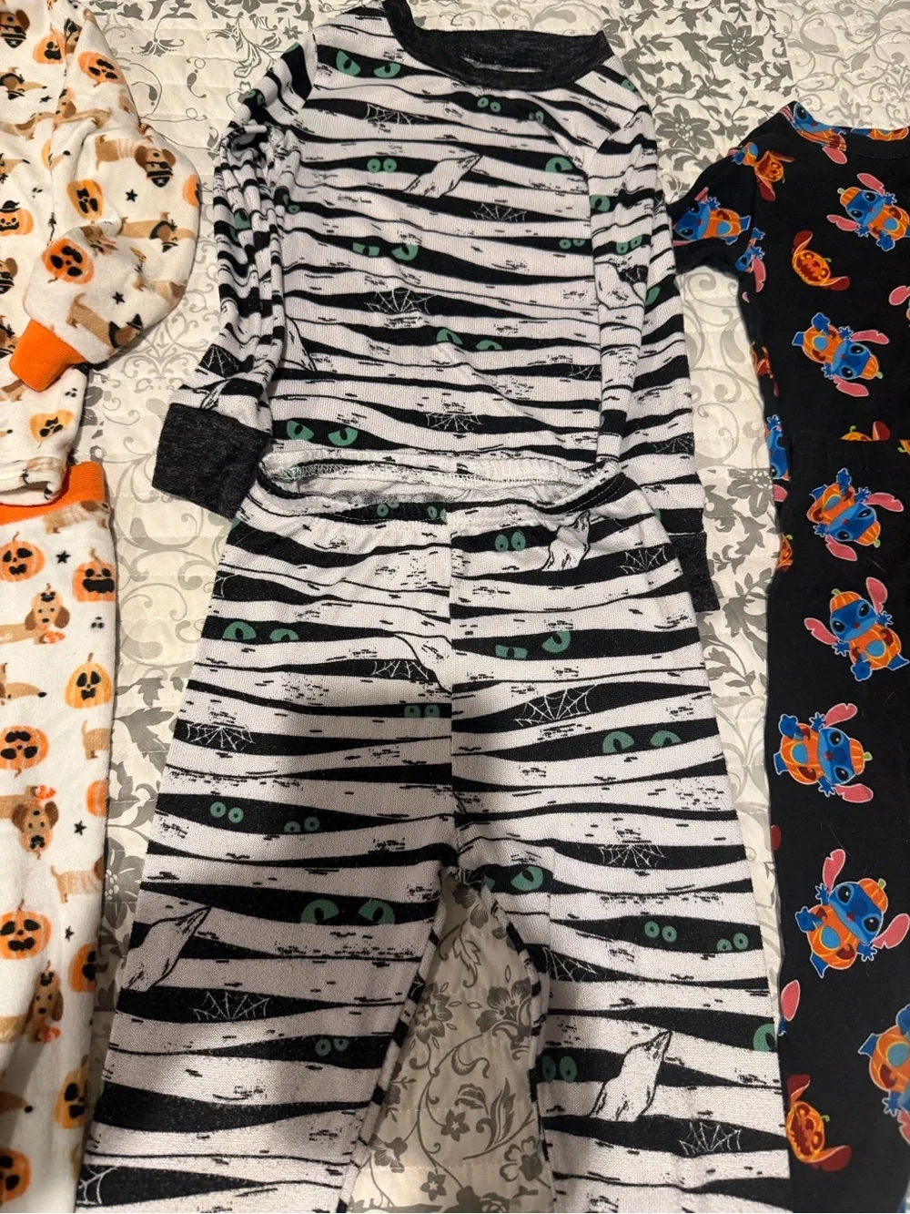 Boys lot of 4t Halloween pairs of pjs vgc.